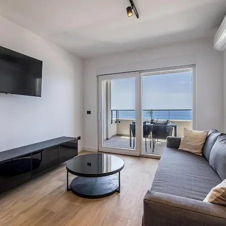 1 Bedroom In *