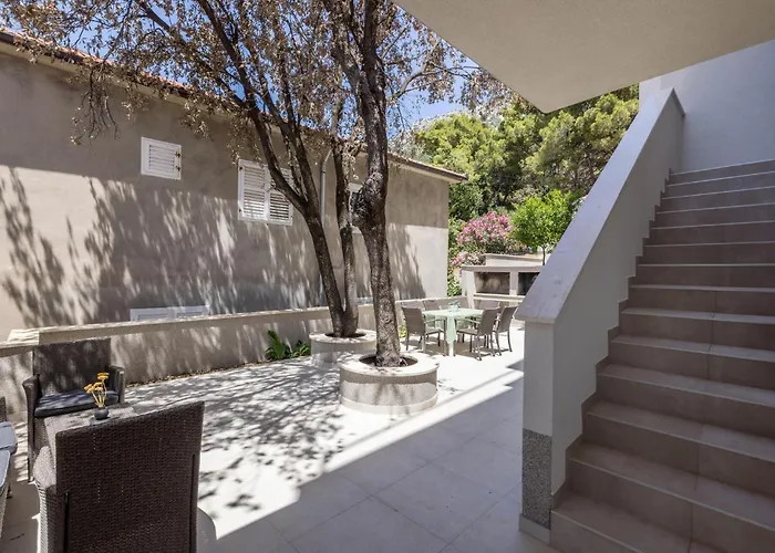 1 Bedroom Gorgeous In *